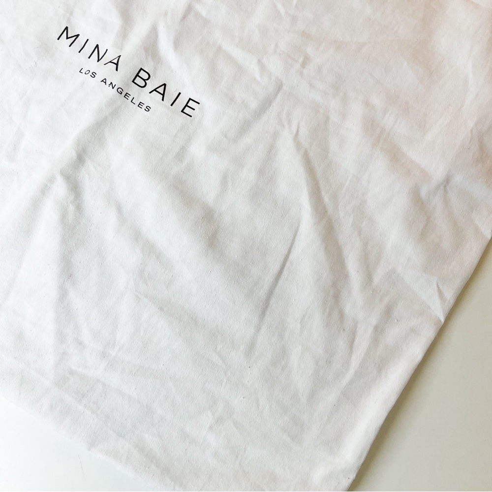 Mina Baie Los Angeles White Dustbag